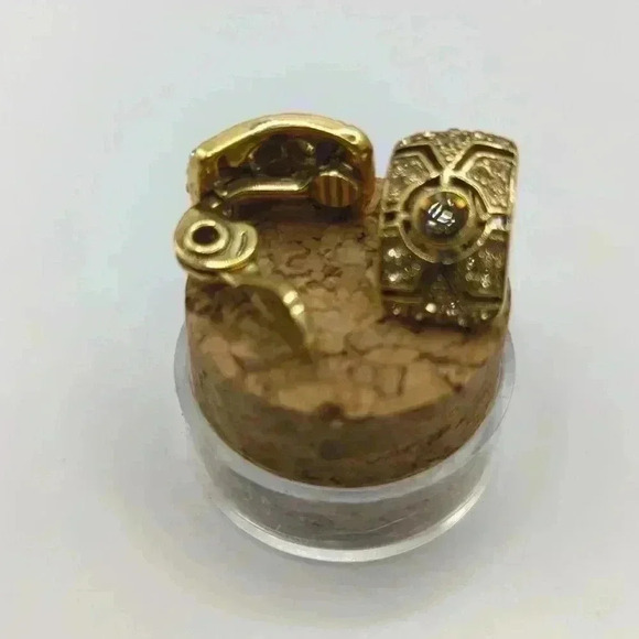 Vintage Monet gold tone amber rhinestone clip on earrings - Picture 4 of 6